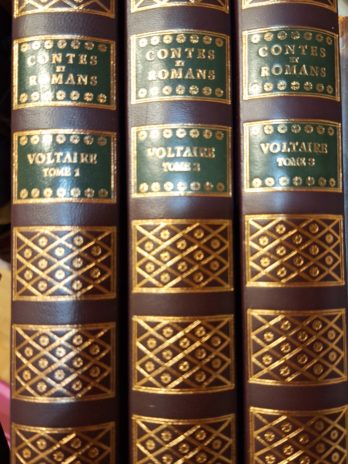 Voltaire – Contes et romans en trois tomes [Jean de Bonnot]